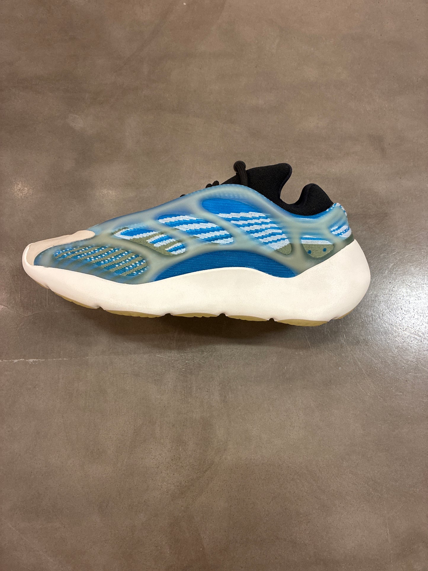 Adidas Yeezy 700 V3 Arzareth