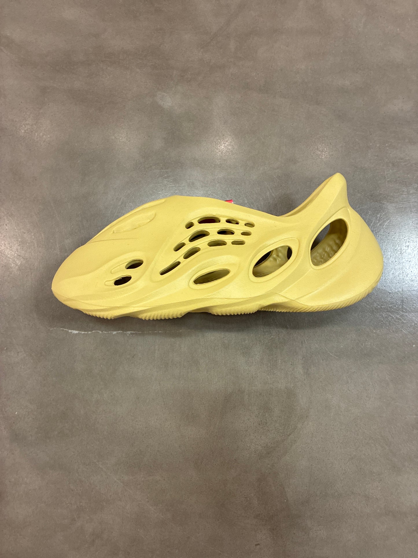 Adidas Yeezy Foam RNNR Sulfur