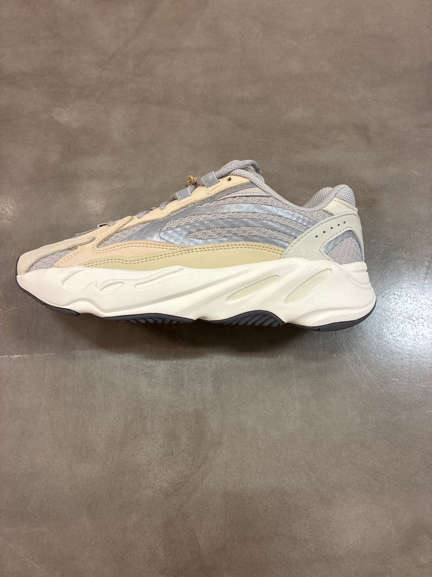 Adidas Yeezy Boost 700 V2 Cream